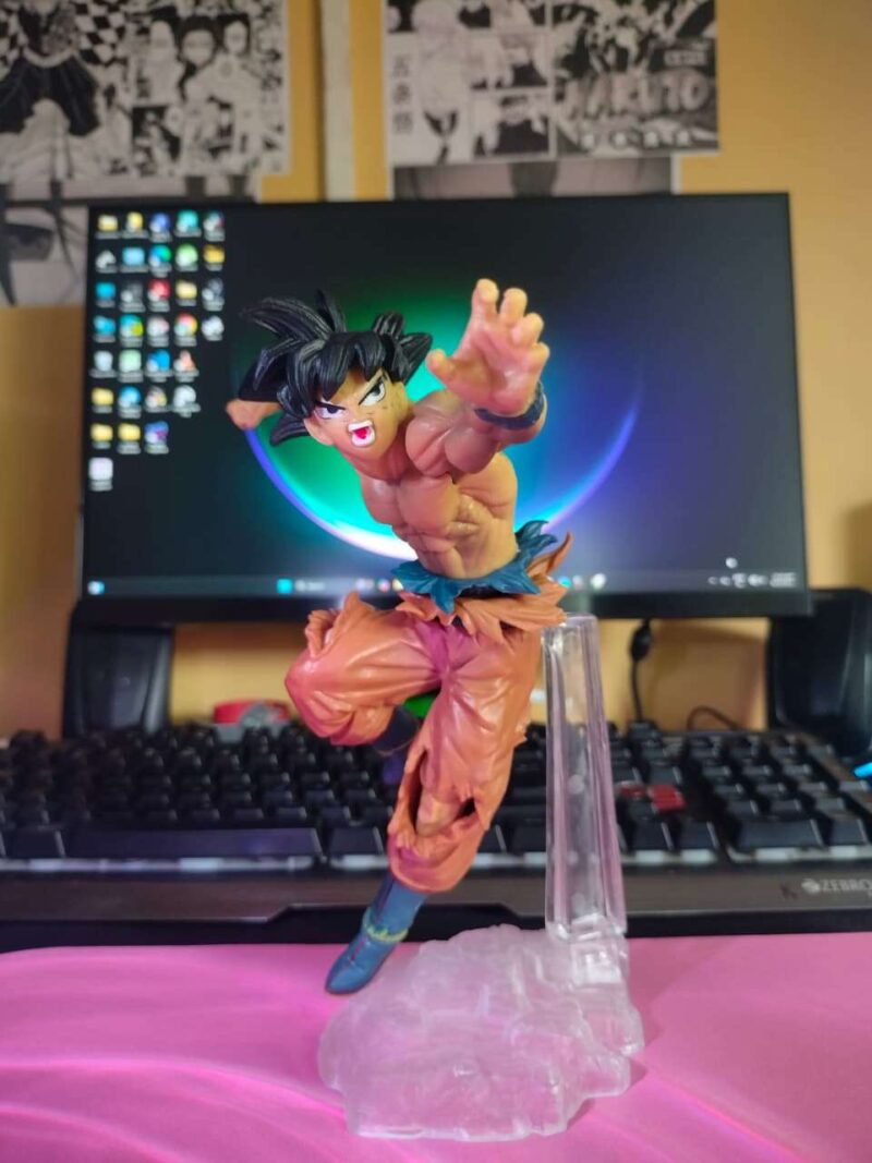 DBZ Goku Stone base 22cm Figure