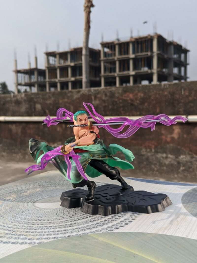 Roronoa Zoro action figure with three-swords [10cm] | One Piece